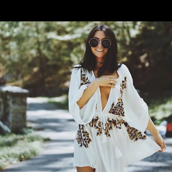 White Embroidered Floral Deep Neckline Mini Dress - Picture 5 of 8